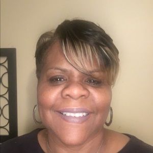 Meet your Posher, Sharon